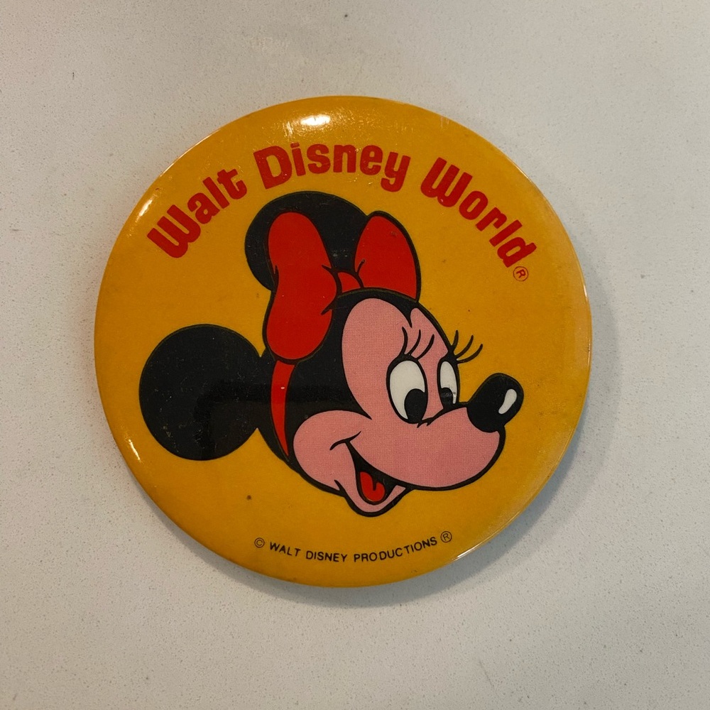 VINTAGE Walt Disney World Minnie Mouse Button Pin